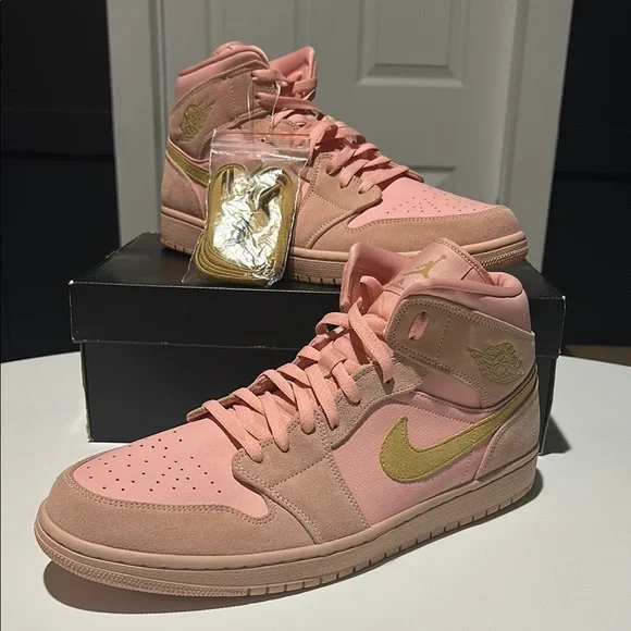 Jordan | Shoes | Jordan Mid Coral Gold Mens Size 15 | Poshmark display picture 1